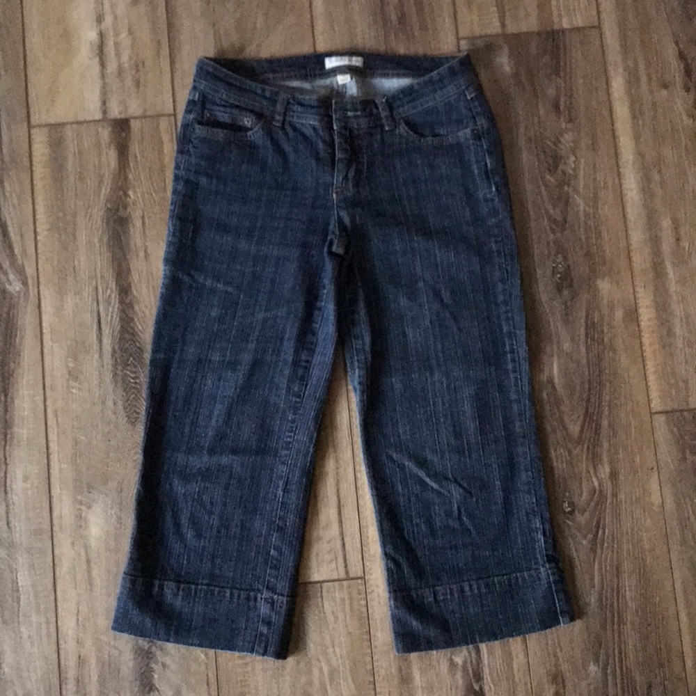 Tommy Hilfiger Crops, Size 7